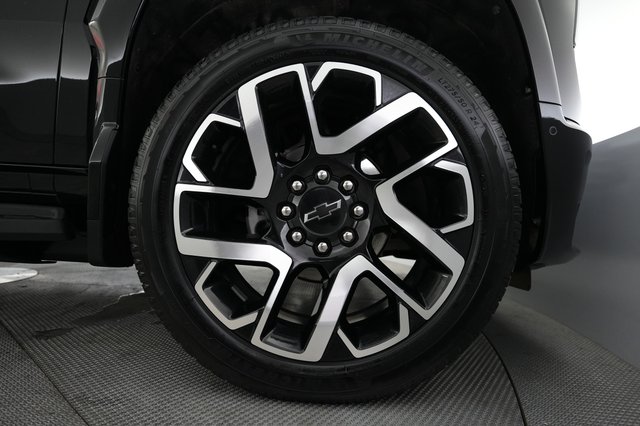 2024 Chevrolet Silverado EV — photo 7 of 18