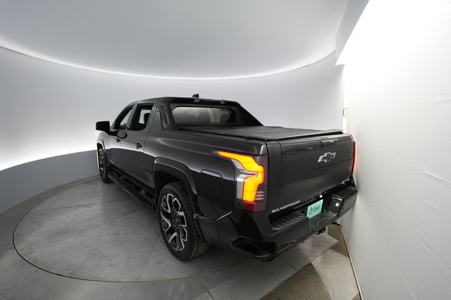 2024 Chevrolet Silverado EV — photo 2 of 18
