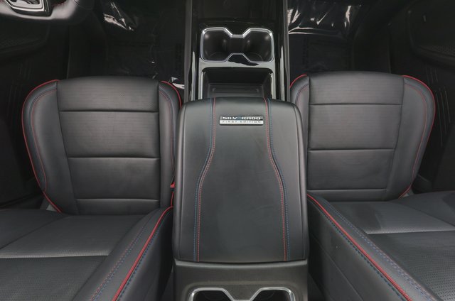 2024 Chevrolet Silverado EV — photo 16 of 18