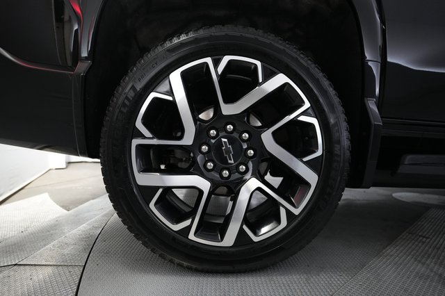 2024 Chevrolet Silverado EV — photo 11 of 18