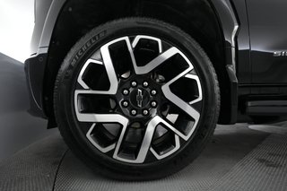 2024 Chevrolet Silverado EV — photo 10 of 18