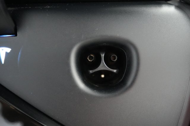2023 Tesla Model Y — photo 8 of 21