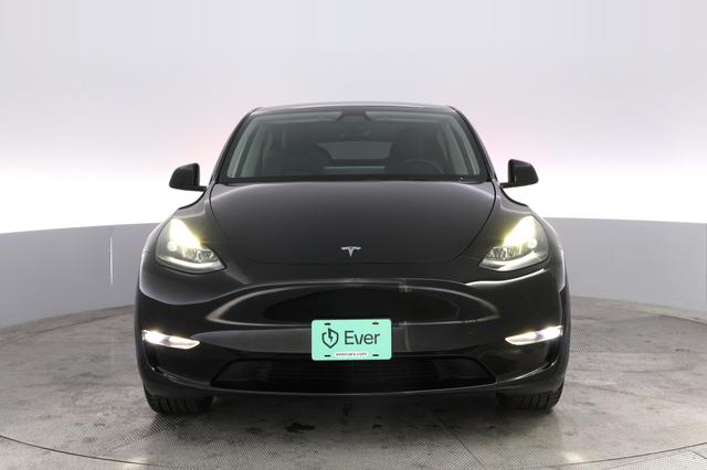 2023 Tesla Model Y — photo 9 of 21