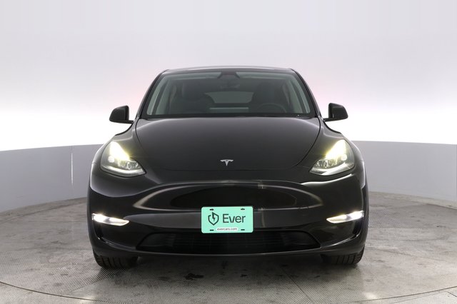 2023 Tesla Model Y — photo 9 of 21