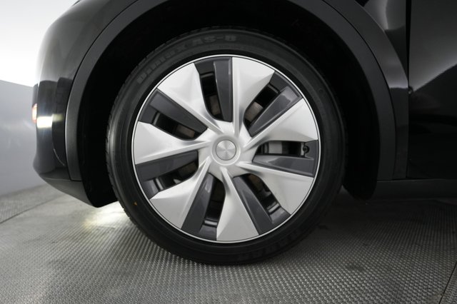 2023 Tesla Model Y — photo 15 of 21