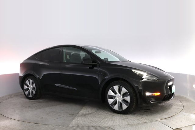 2023 Tesla Model Y — photo 11 of 21