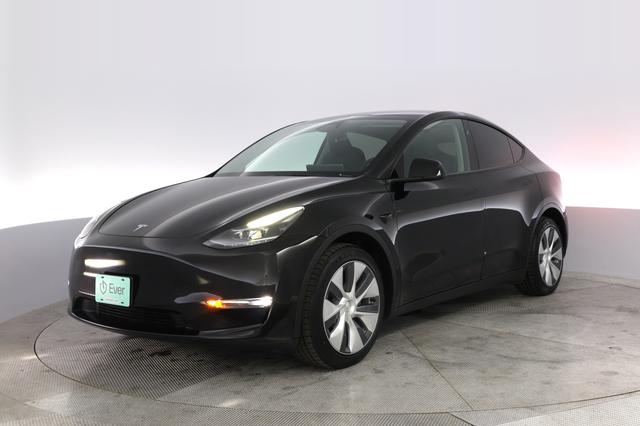2023 Tesla Model Y — VIN 7SAYGAEE7PF852451