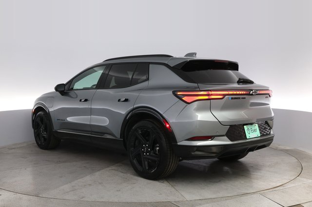 2024 Chevrolet Equinox EV — photo 13 of 20