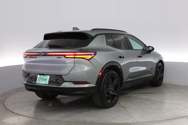 2024 Chevrolet Equinox EV — photo 2 of 20
