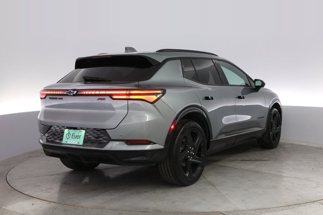 2024 Chevrolet Equinox EV — photo 2 of 20