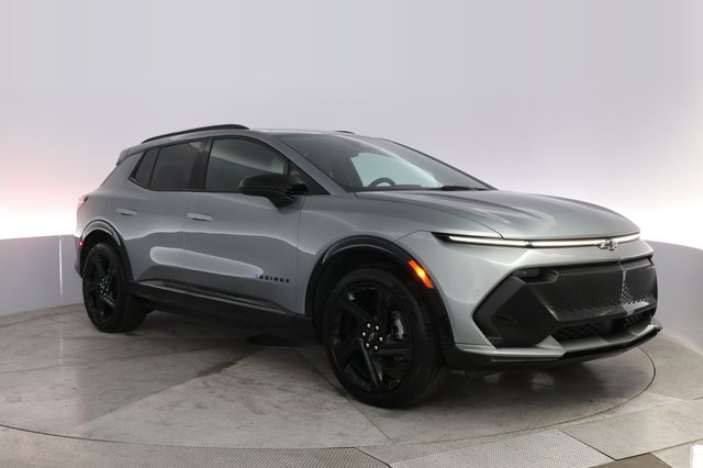 2024 Chevrolet Equinox EV — photo 10 of 20