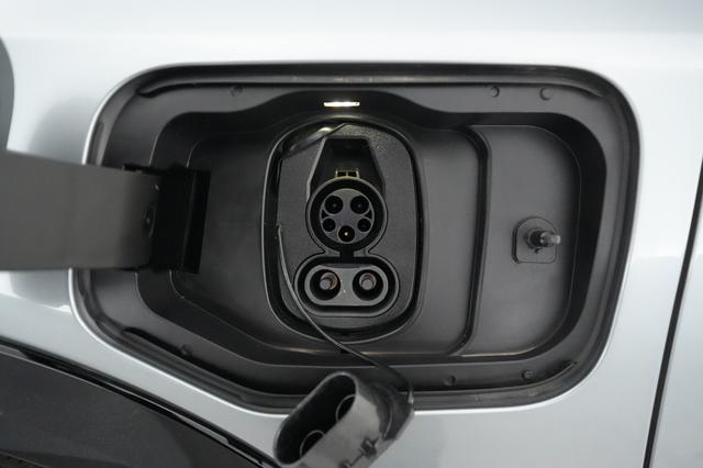 2024 Chevrolet Equinox EV — photo 8 of 20