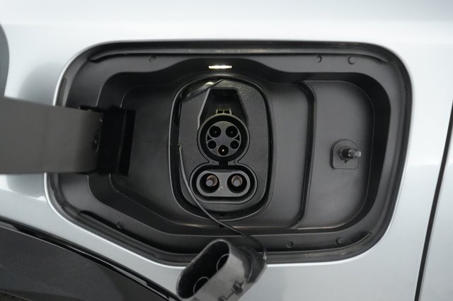 2024 Chevrolet Equinox EV — photo 8 of 20