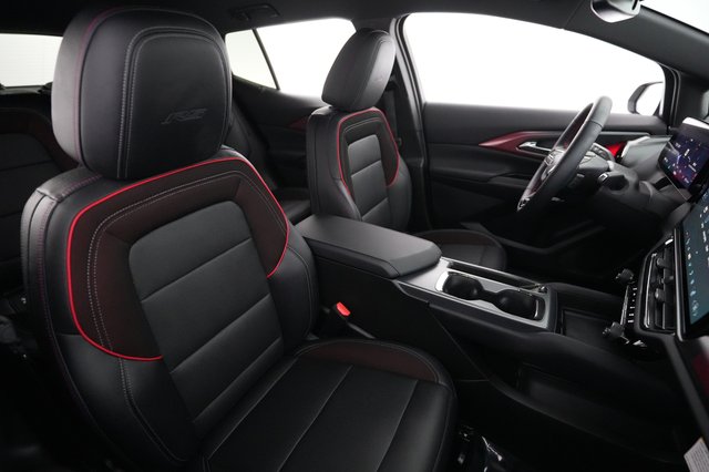 2024 Chevrolet Equinox EV — photo 18 of 20