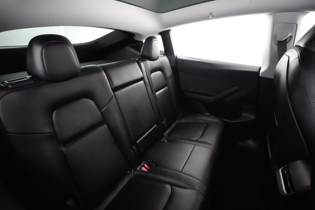2024 Tesla Model Y — photo 4 of 21