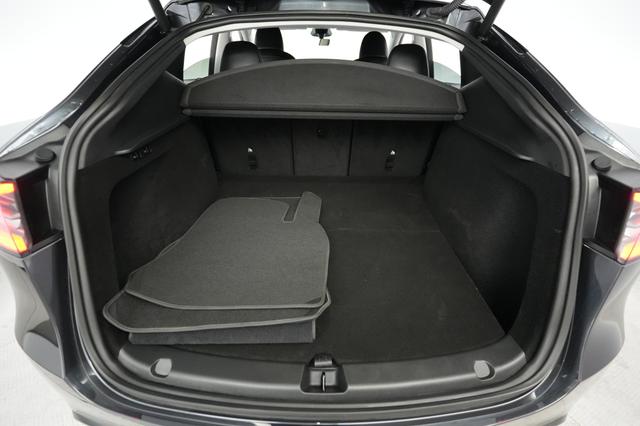 2024 Tesla Model Y — photo 6 of 21