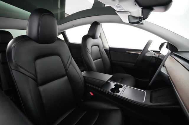 2024 Tesla Model Y — photo 18 of 21