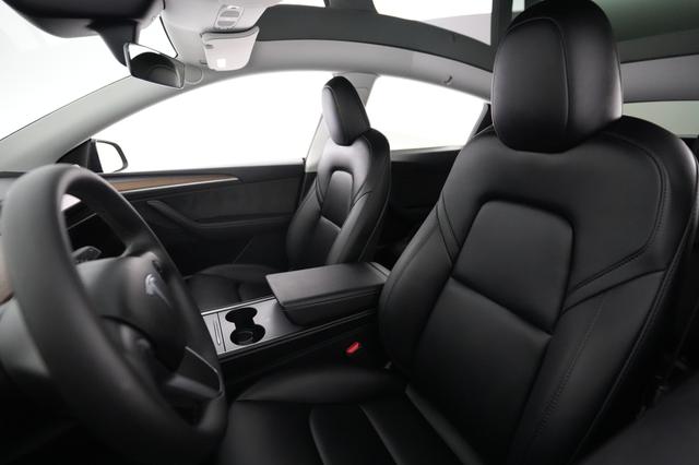 2024 Tesla Model Y — photo 3 of 21