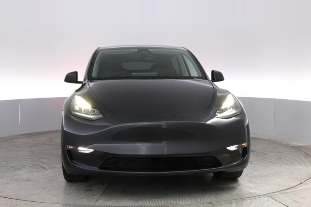 2024 Tesla Model Y — photo 9 of 21