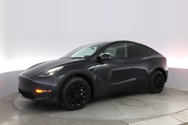 2024 Tesla Model Y — photo 14 of 21
