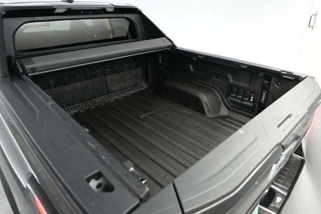 2024 Chevrolet Silverado EV — photo 6 of 16