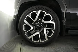 2024 Chevrolet Silverado EV — photo 10 of 16