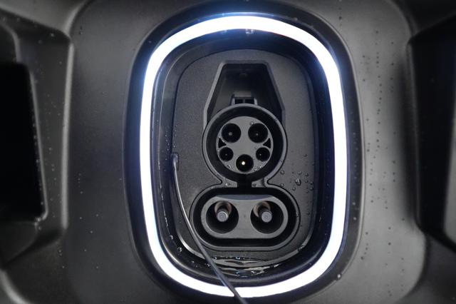 2024 Chevrolet Silverado EV — photo 8 of 16