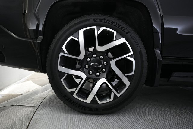 2024 Chevrolet Silverado EV — photo 11 of 16