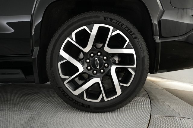 2024 Chevrolet Silverado EV — photo 9 of 16