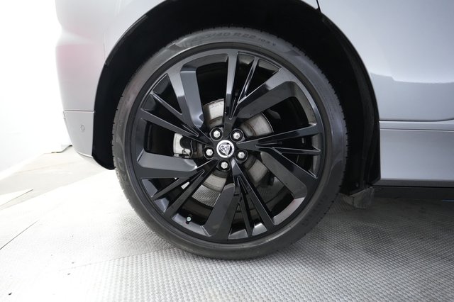 2024 Jaguar I-Pace — photo 17 of 24