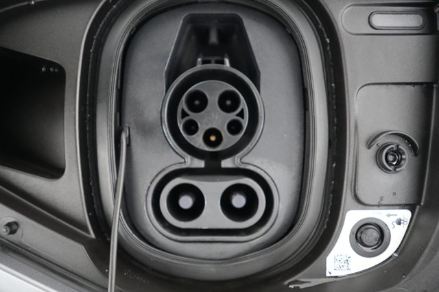 2024 Jaguar I-Pace — photo 8 of 24