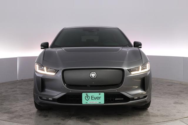 2024 Jaguar I-Pace — photo 9 of 24