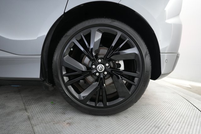 2024 Jaguar I-Pace — photo 7 of 24