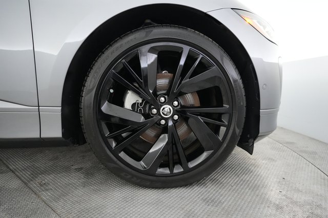2024 Jaguar I-Pace — photo 16 of 24