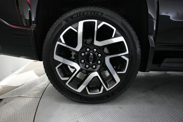 2024 Chevrolet Silverado EV — photo 9 of 15