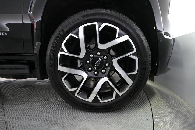 2024 Chevrolet Silverado EV — photo 10 of 15