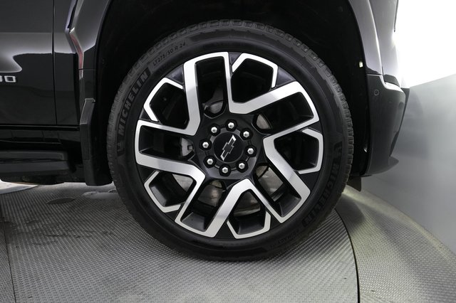 2024 Chevrolet Silverado EV — photo 10 of 15