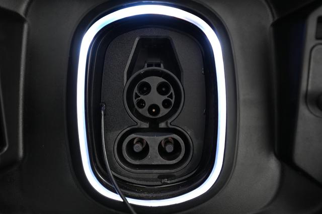2024 Chevrolet Silverado EV — photo 8 of 15