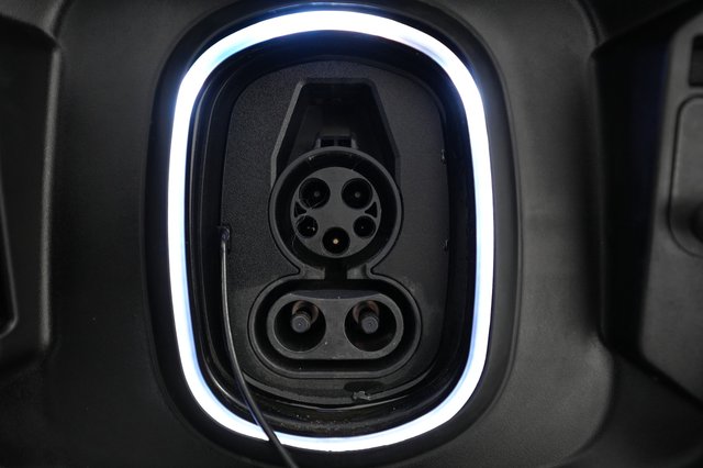 2024 Chevrolet Silverado EV — photo 8 of 15