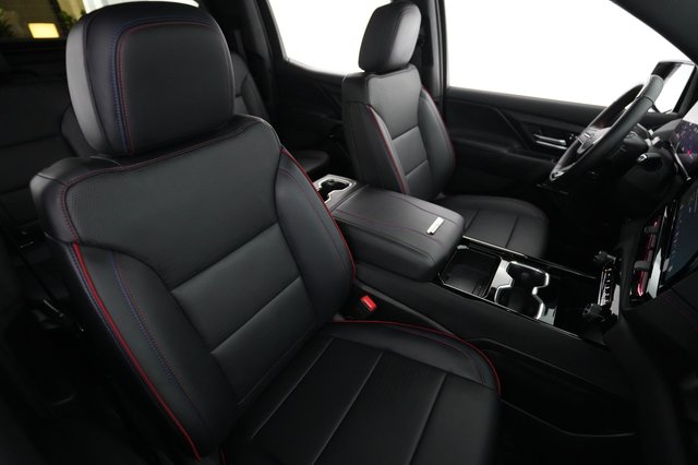 2024 Chevrolet Silverado EV — photo 13 of 15