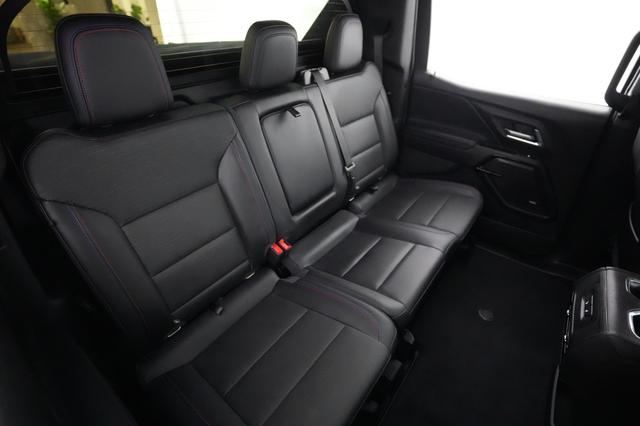 2024 Chevrolet Silverado EV — photo 4 of 15