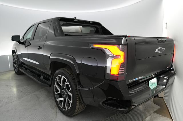 2024 Chevrolet Silverado EV — photo 2 of 15