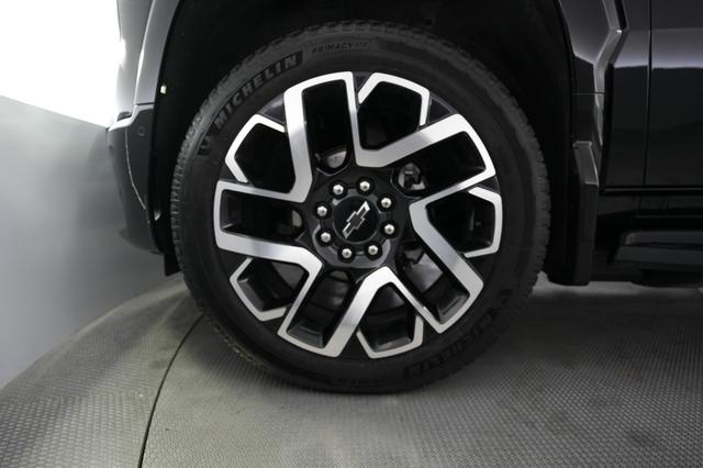 2024 Chevrolet Silverado EV — photo 10 of 15