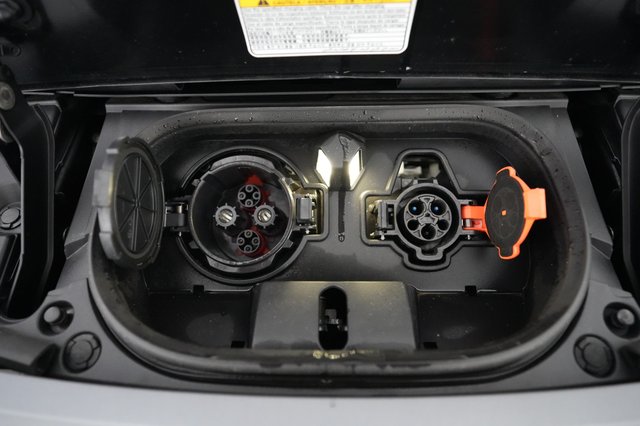 2024 Nissan LEAF — photo 8 of 20