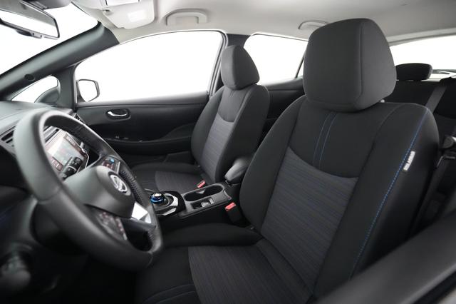 2024 Nissan LEAF — photo 3 of 20