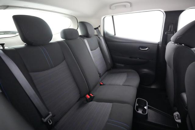 2024 Nissan LEAF — photo 4 of 20