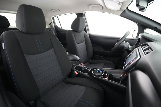 2024 Nissan LEAF — photo 18 of 20
