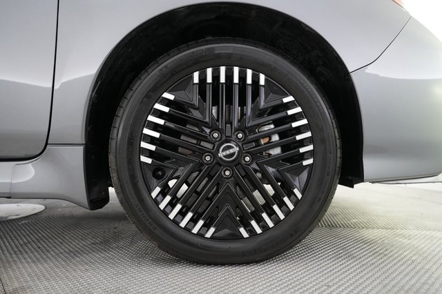 2024 Nissan LEAF — photo 7 of 20