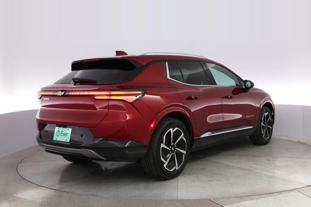2024 Chevrolet Equinox EV — photo 2 of 21