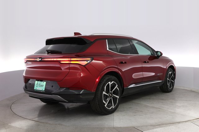 2024 Chevrolet Equinox EV — photo 2 of 21